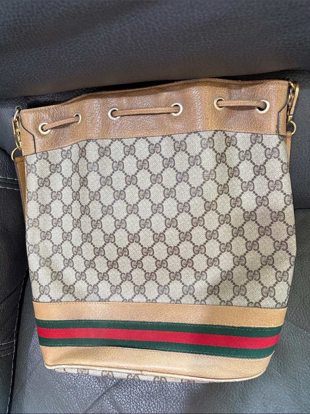 Gucci signature printed vintage crossbody bag as is - Picture 5 of 14